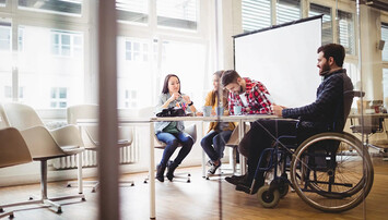 MeetingRolstoelMensen